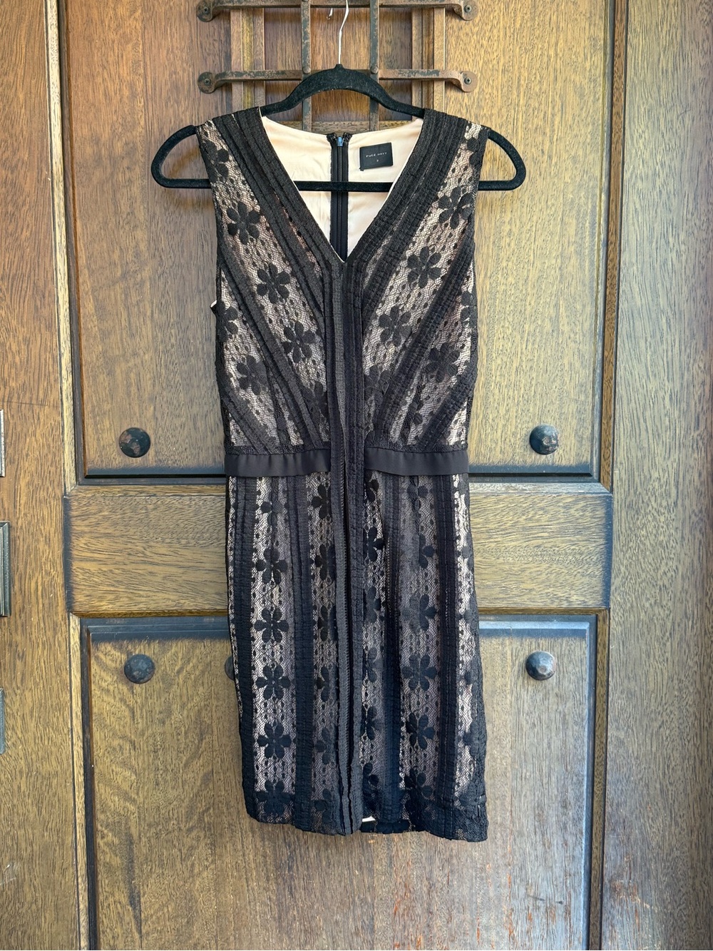 Pure Navy Black Lace V-Neck Sleeveless Dress Size 0